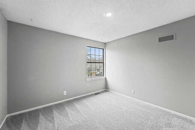 Building Photo - " Renovated 3-Bed, 2.5 Bath in Olathe - Available Now!"  1st month's rent is FREE!*