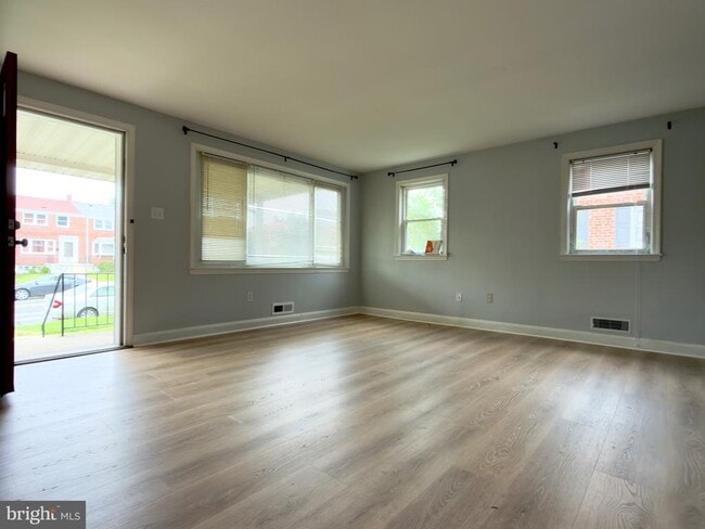 Building Photo - 5143 Westland Blvd