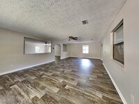 Building Photo - 951 Turtle Creek Dr S