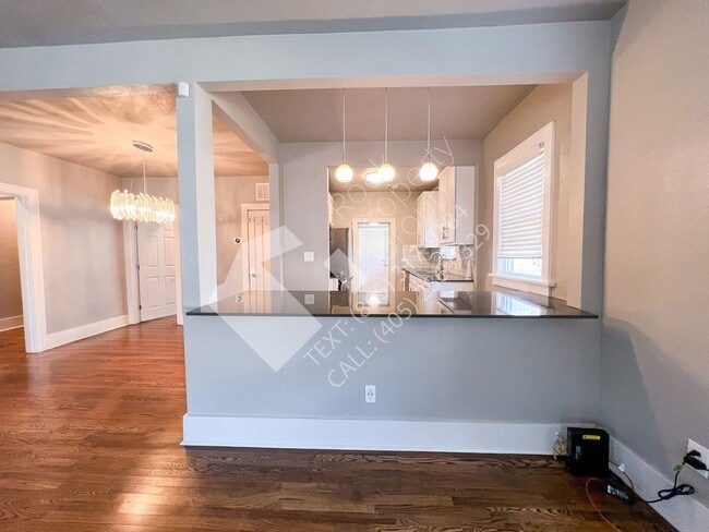 Building Photo - Must See 3 Bedroom/3 Bathroom Home near Ed...