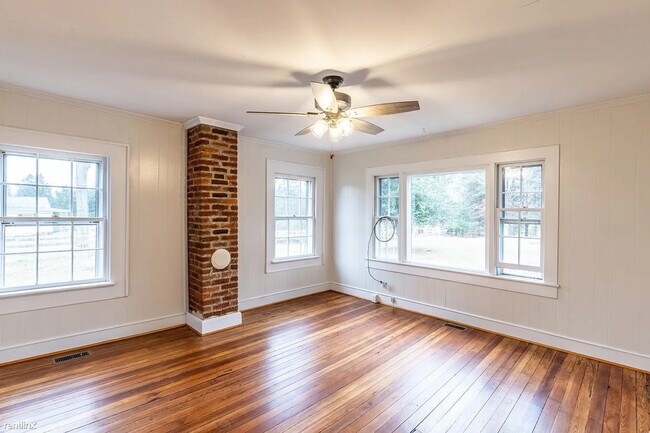 Building Photo - 7889 Blenheim Rd