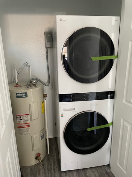 Building Photo - 406 S Abilene Ave