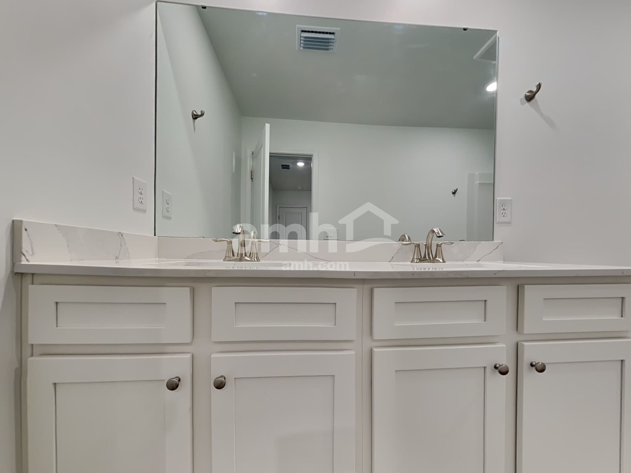 Building Photo - 104 Slice Dr