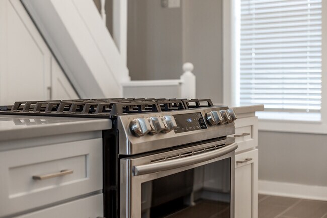 Building Photo - 1023 Franklin St