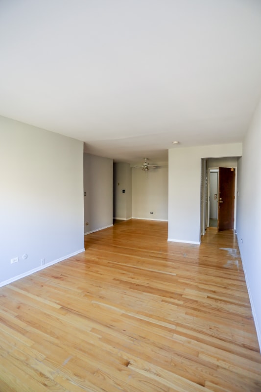 Building Photo - 2828 N Cambridge Ave