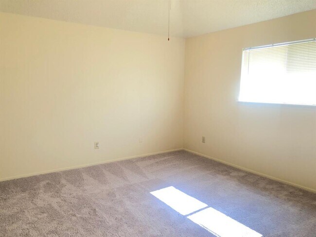 Building Photo - 2212 Millstone Dr