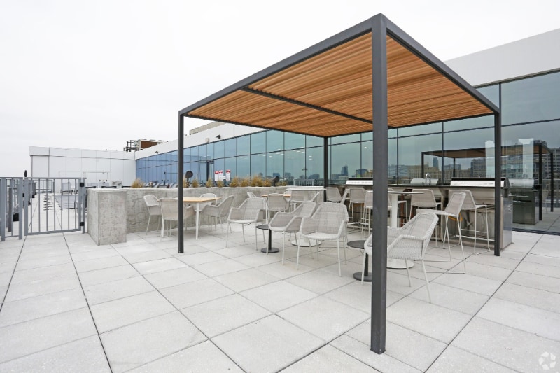 Building Photo - 413 S Halsted St