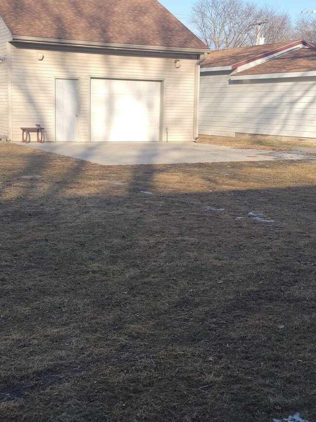 Building Photo - 22659 Old Hwy 169