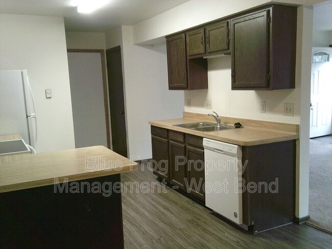 Building Photo - N18-W5317 Pierce Ct