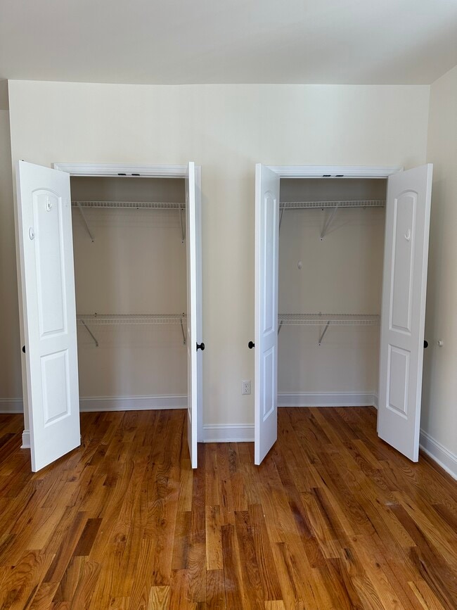 Building Photo - 166 W Washington Ave