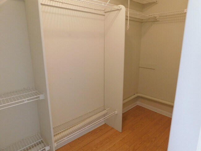 Building Photo - 565 Piedmont L