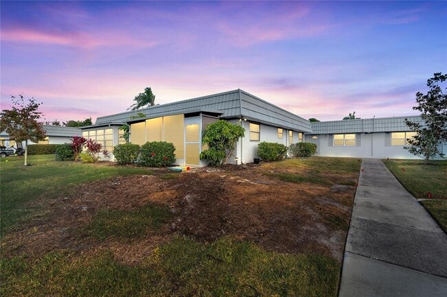 Building Photo - 202 Bedford Trail