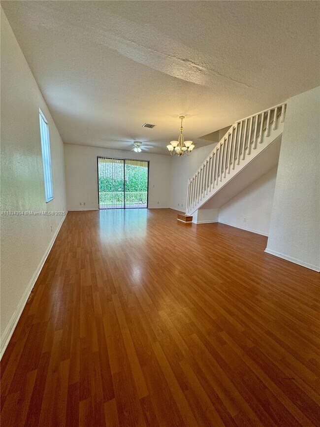 Building Photo - 3912 Tree Top Dr