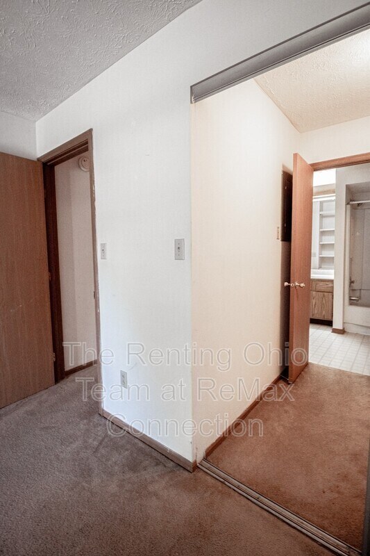 Building Photo - 6486 Reflections Dr