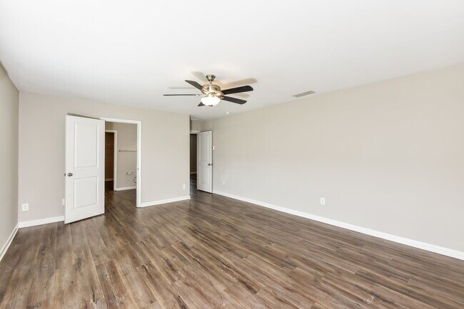 Building Photo - 3765 Place Dr