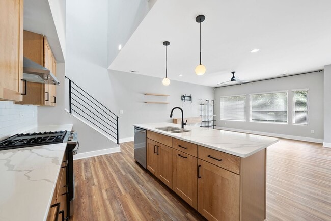 Building Photo - 2200-102 Millbank Village CT