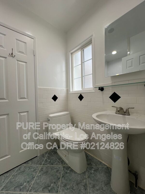 Building Photo - 3831 W 182nd St