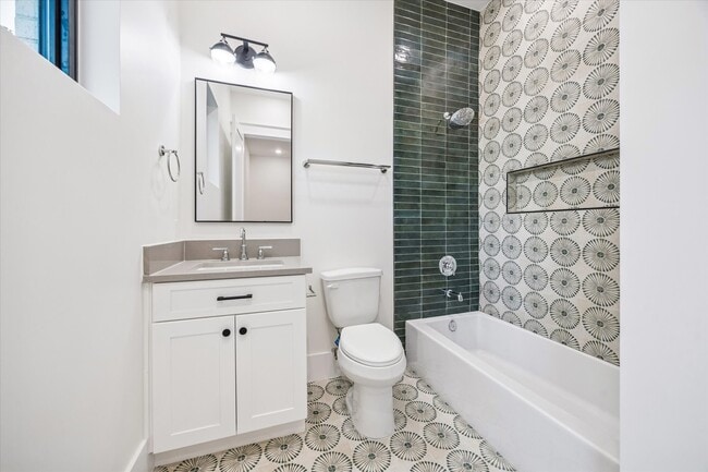 Building Photo - 431 W 30th St