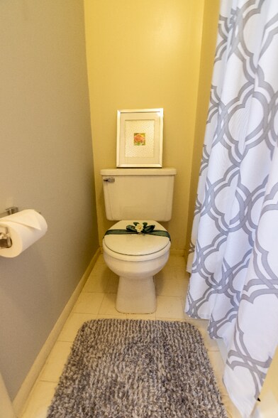 Building Photo - 6903 Jones View Dr