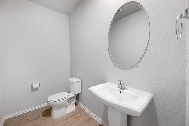 Building Photo - 301 Bright Star Ln