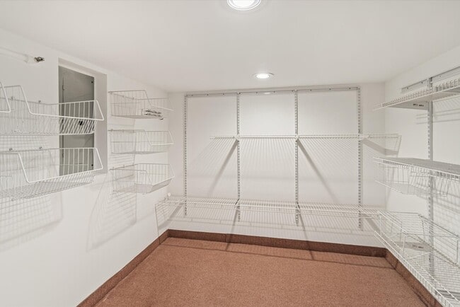 Building Photo - 101 N Chestnut St Apt 3