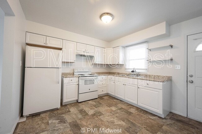 Building Photo - 4881 300W