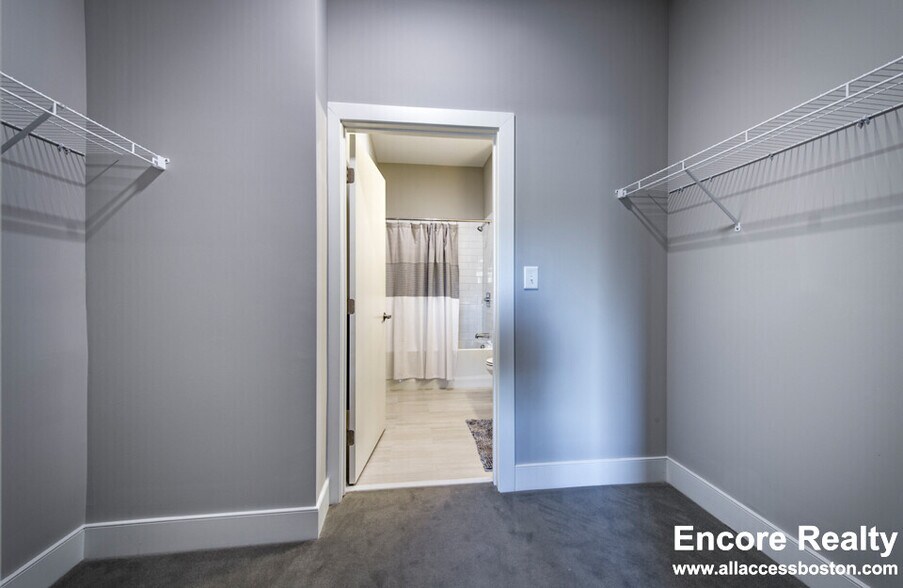 Building Photo - 203 Concord Tpke