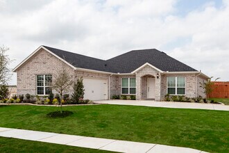 Building Photo - 401 Ginger Ave