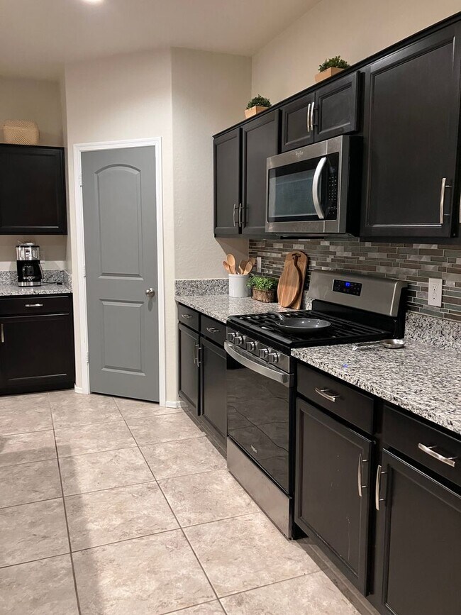 Building Photo - Available as fully furnished or unfurnished! Great Price!!