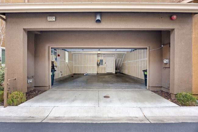 Building Photo - 38934 Lemongrass Wy