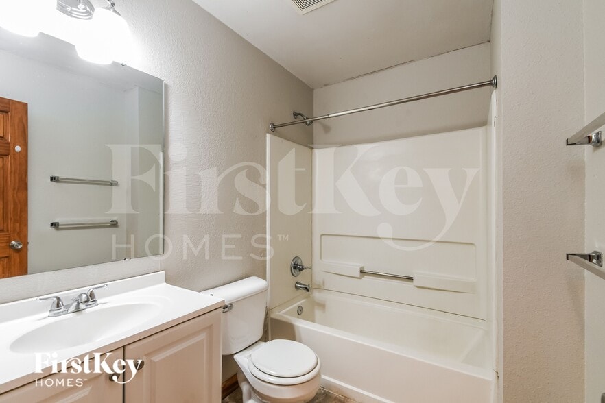 Building Photo - 2312 Westmere Dr
