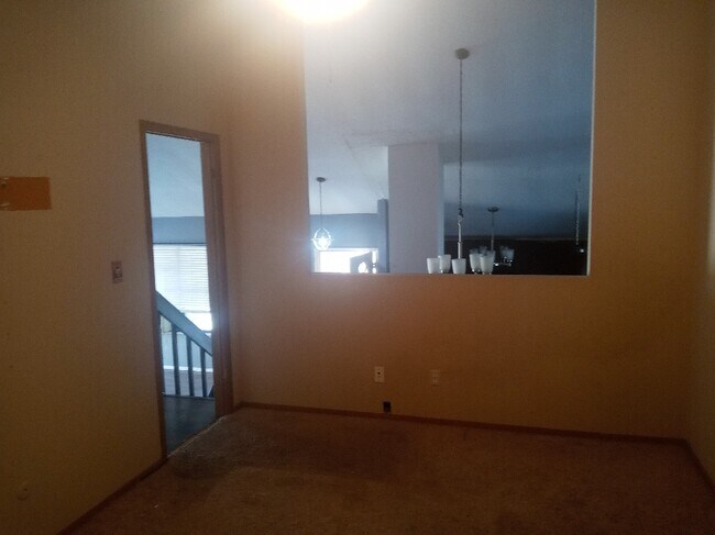 Building Photo - 700 Shoshone Ave
