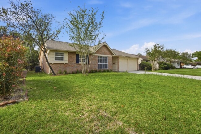 Building Photo - Charming 3BR House in Houston