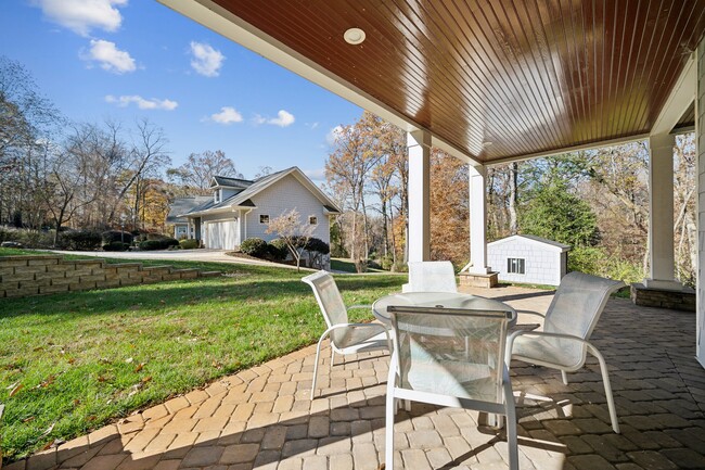 Lower covered patio - 13232 Withers Cove Rd