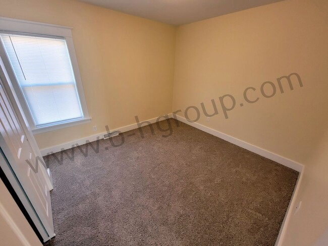 Building Photo - Newly Updated