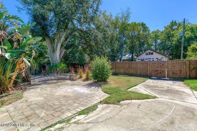 Building Photo - 1058 Willis Dr