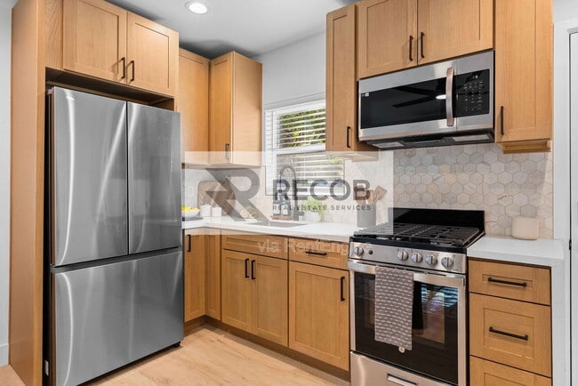 Building Photo - 6730 Mohawk St