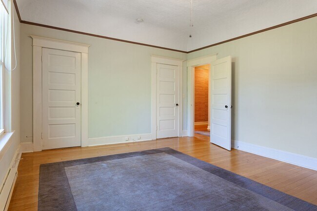 Building Photo - 2129NW