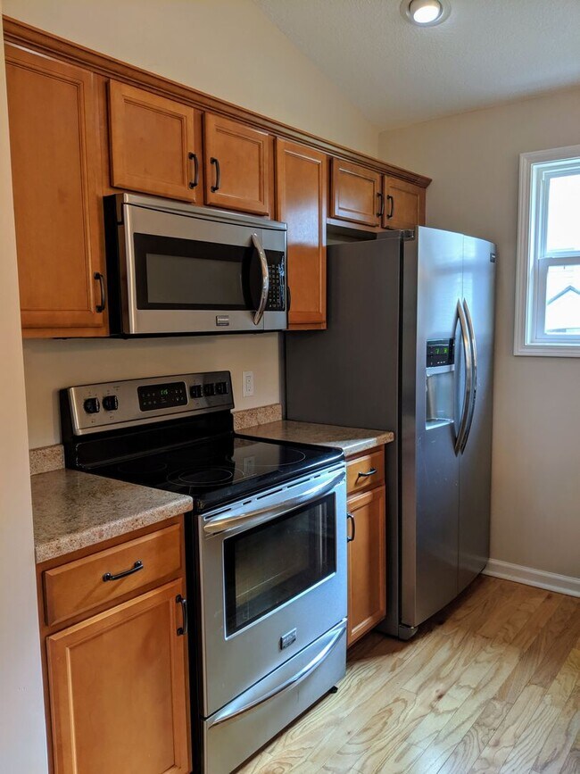 Building Photo - South Asheville Rental!