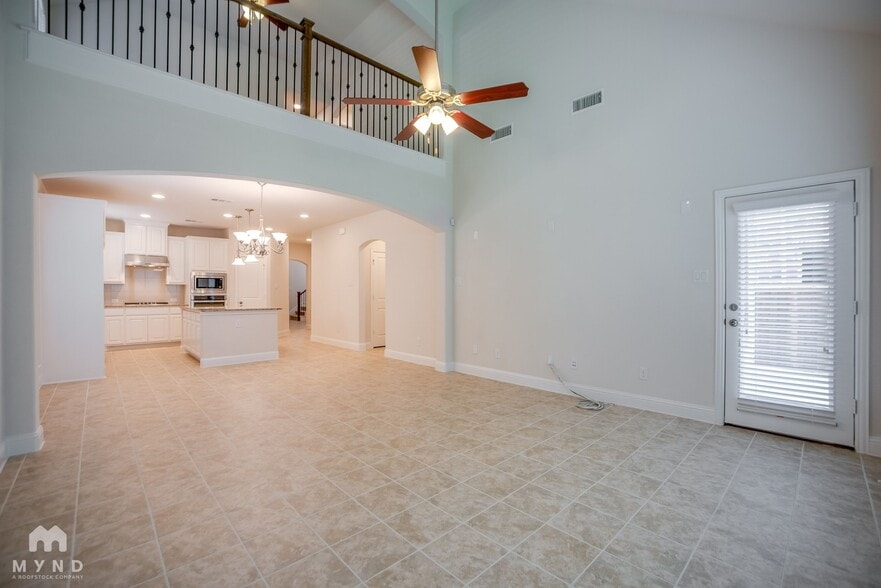 Building Photo - 116 Knight of Realm Blvd