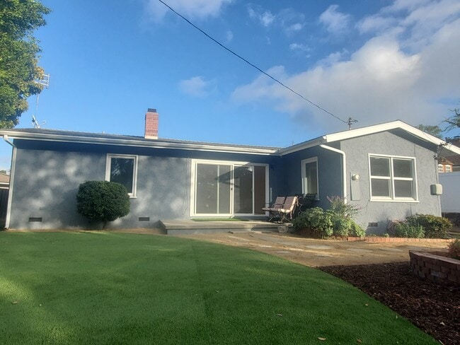 Building Photo - 26541 Mazur Dr