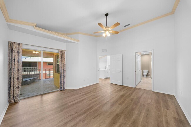 Building Photo - Nicely updated 3-bedroom, 2-bath upper-floor condo in Fort Myers