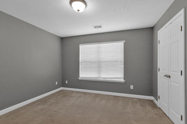 Building Photo - HUGE HOME IN CAIN RIDGE AT AN AMAZING PRIC...