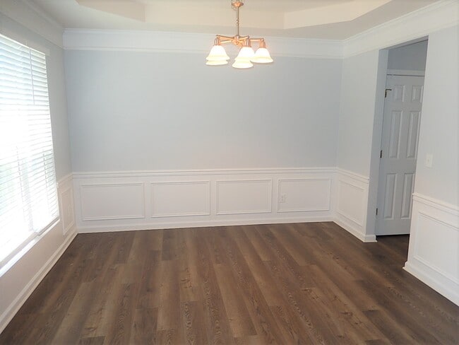 Building Photo - 304 Millicent Way