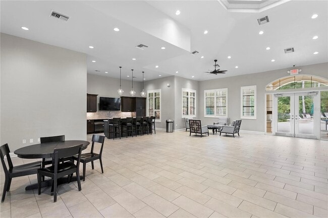 Building Photo - 10245 Devonshire Lake Dr