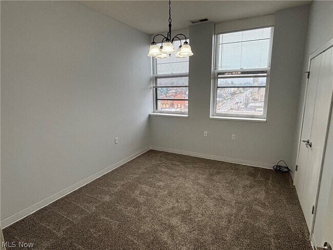 Building Photo - 59 Lincoln Way E