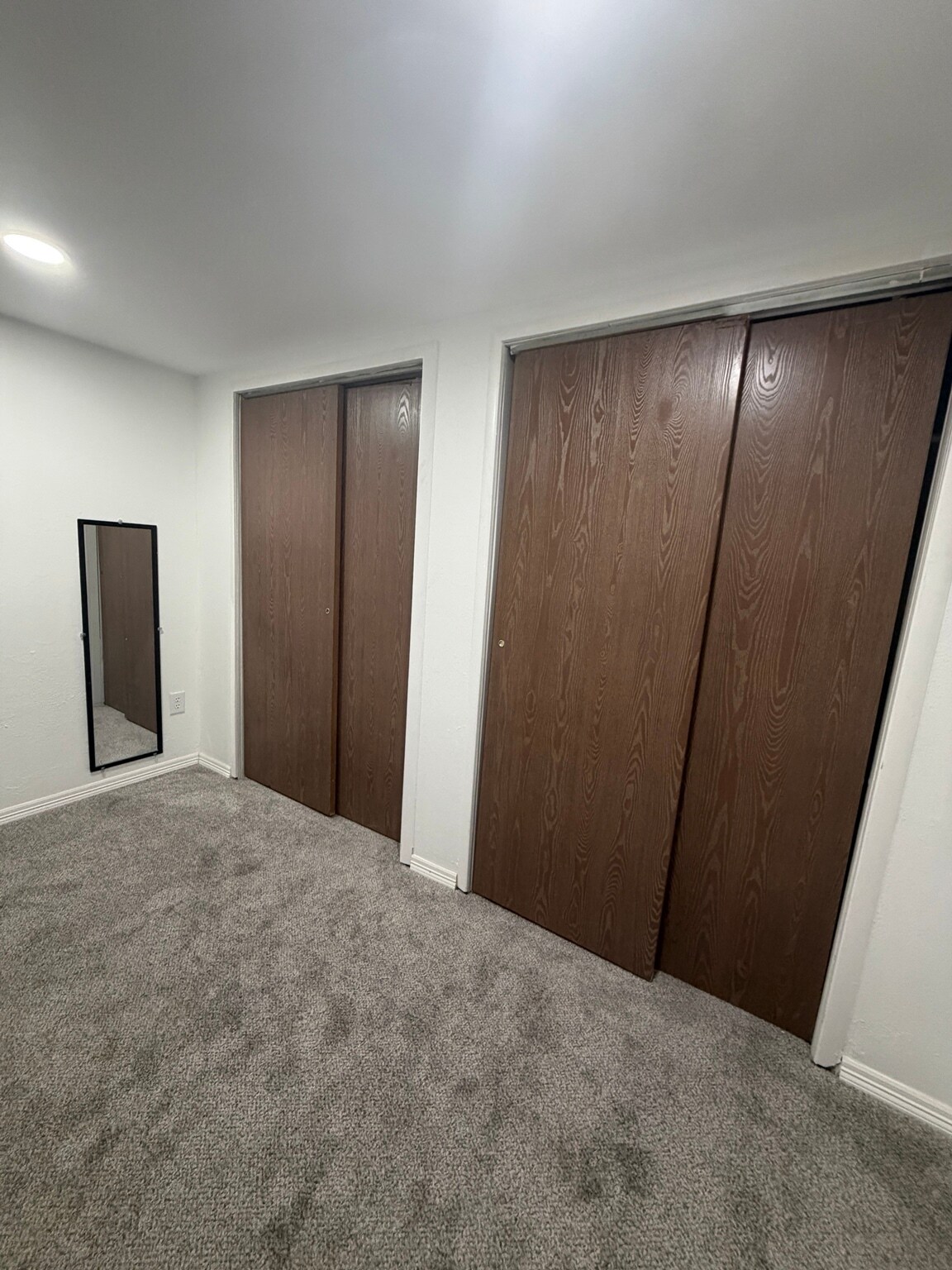 Building Photo - 3322 Vivian Dr