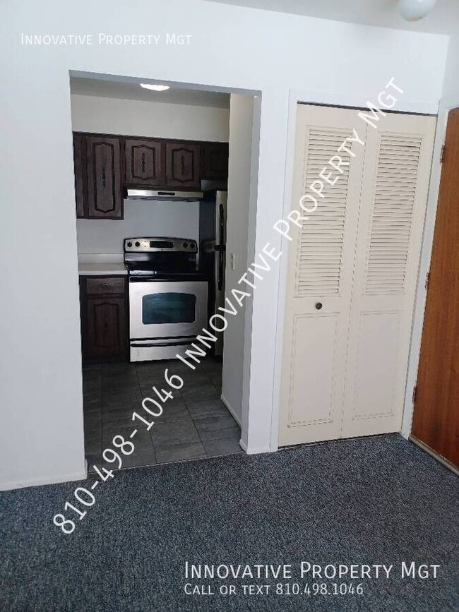 Building Photo - 6009 Holiday Gardens Dr