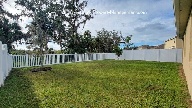 Building Photo - LOVELY 3 BEDROOM/2 BATH HOME WITH FENCED YARD! WILLOW WALK- PALMETTO!!!