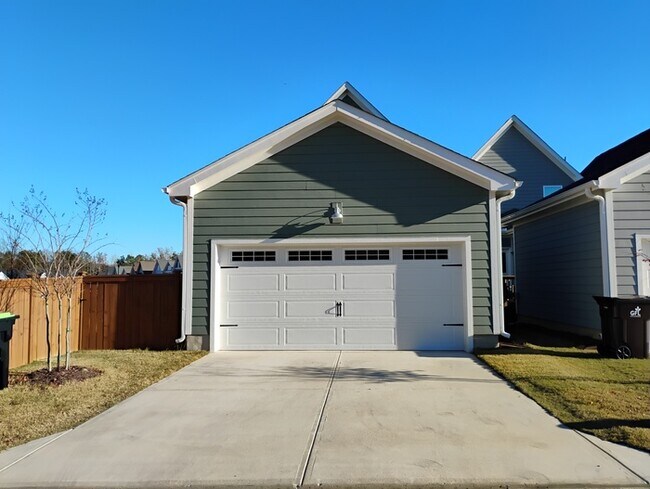 Building Photo - 353 Wash Holw Dr